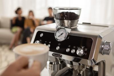 The Complete Guide To De'Longhi Pump Espresso Coffee Machines